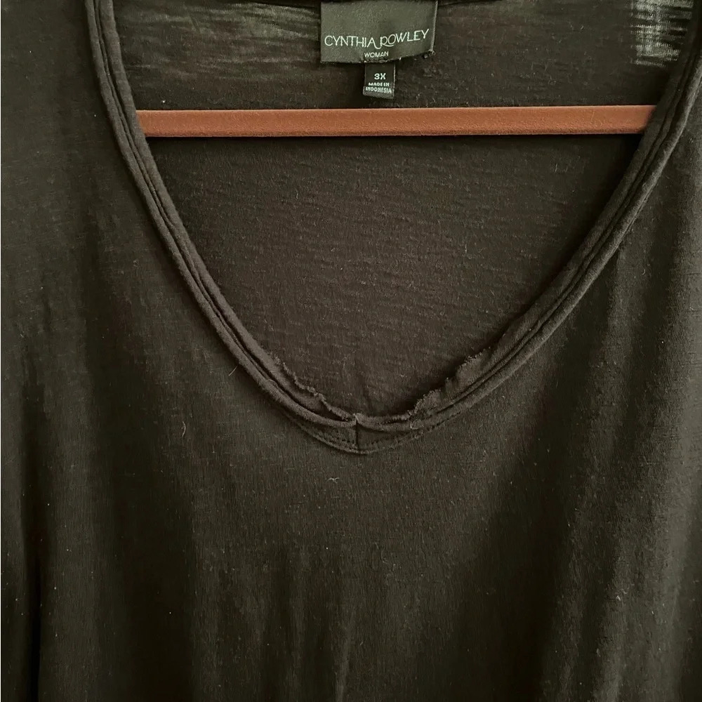 CYNTHIA ROWLEY~ ~BLACK TEE~3X - Picture 2 of 5